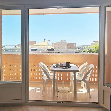 Renove 3 Pieces, Terrasse, Parking Et Climatisation, Proche Centre Et Au Lavandou - Fr-1-251-513 Le Lavandou